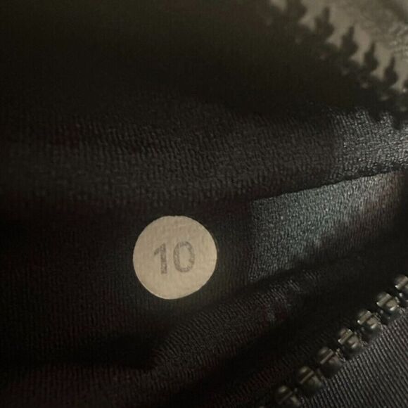 Lululemon Crop Leggings Zippered Ankle Women 10 Black Stretch Breathable Gym - Picture 4 of 5